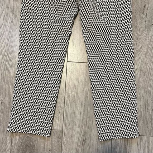 Ann Taylor Textured geometric pattern Devin Cropped Straight legs Pants size 2 - Picture 5 of 8